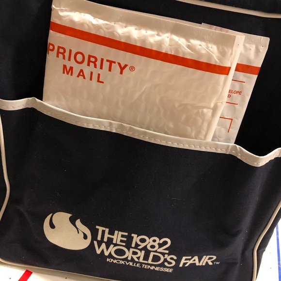 World’s Fair 1982 Shoulder Bag *Rare* - Picture 5 of 7